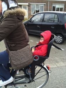 2015-04-03 Sylvain voor het eerst op de fiets1