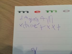 2015-07-09 Chloe schrift briefje aan mama die nog slaapt