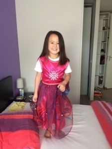 2015-08-16 Chloe in nieuwe jurk van oma1