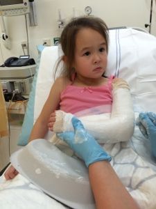 2015-09-18 Chloe breekt haar arm31