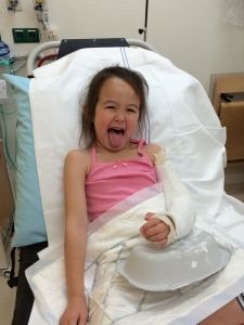 2015-09-18 Chloe breekt haar arm34