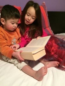 2016-01-08 Kids lezen in bed1