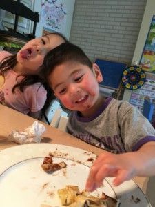 2016-07-06 Kids eten pannenkoeken7