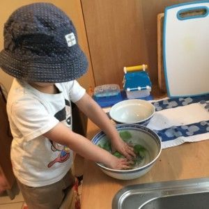 2016-08-02 Kids helpen met koken3