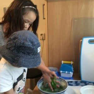 2016-08-02 Kids helpen met koken4