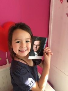 2016-09-23-chloe-krijgt-eindelijk-een-foto-van-rutte12